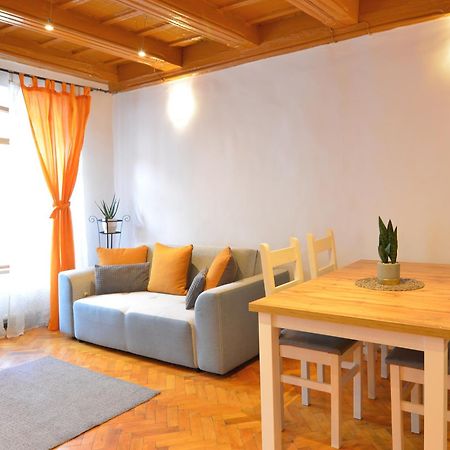 Charming Apartment - Heart Of Brasov Poarta Schei Екстериор снимка