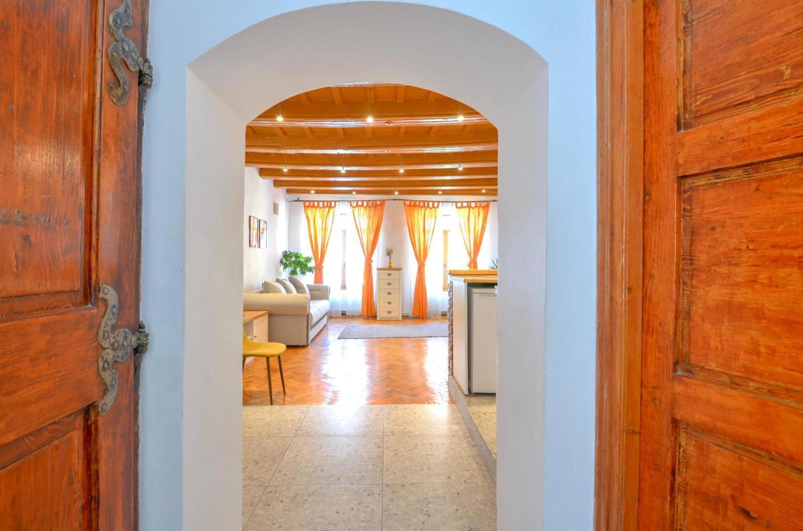 Charming Apartment - Heart Of Brasov Poarta Schei Екстериор снимка